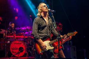 11836682_889487307796822_4571889348482879318_n