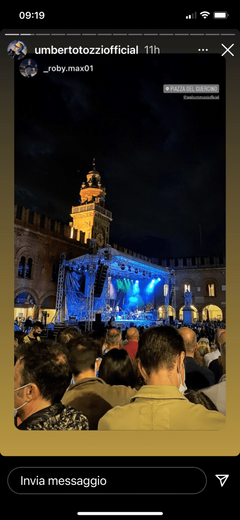 Potrebbe essere un cartone raffigurante 1 persona e il seguente testo "Prenotazione spettacoli 18-19 e 25-26 settembre Vuoi prenotare tuo posto per gli spettacoli in Piazza Guercino di Orietta Berti, Umberto Tozzi, Noemi e Paolo Cevoli? Manda una mail a info@carnevalecento.com indicando Nome Cognome Cellulare Evento Numero posti CENTO CARNEVALE EUROPAS PER ACCEDERE ALL AREA E' OBBLIGATORIO ALL'AREA IL POSSESSO DEL GREEN PASS"